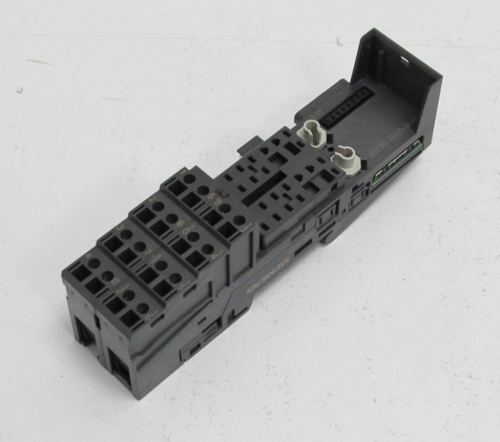 SIMATIC DP, 1 terminal module TM-E30S44-01 for ET 200S for electronic modules 30 mm overall width, Screw terminals, 4x 4 terminal connections without terminal access to AUX1, AUX1 continuous